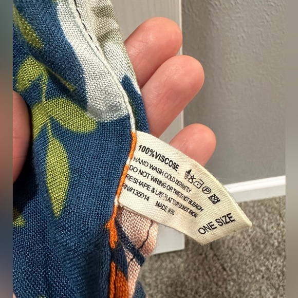 Janice Apparel- Floral and Leaves Kimono - Picture 7 of 8